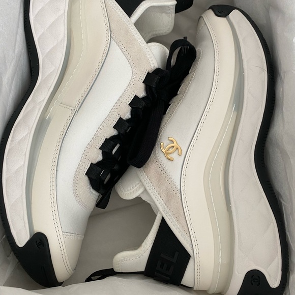 SOLD ON VESTIAIRE CHANEL SNEAKERS - Picture 9 of 12